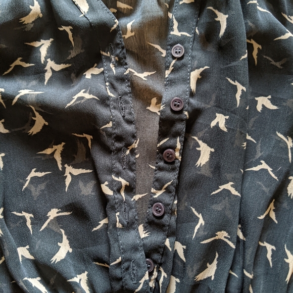 Free with bundle of 2+ Black blouse with birds - Picture 3 of 5